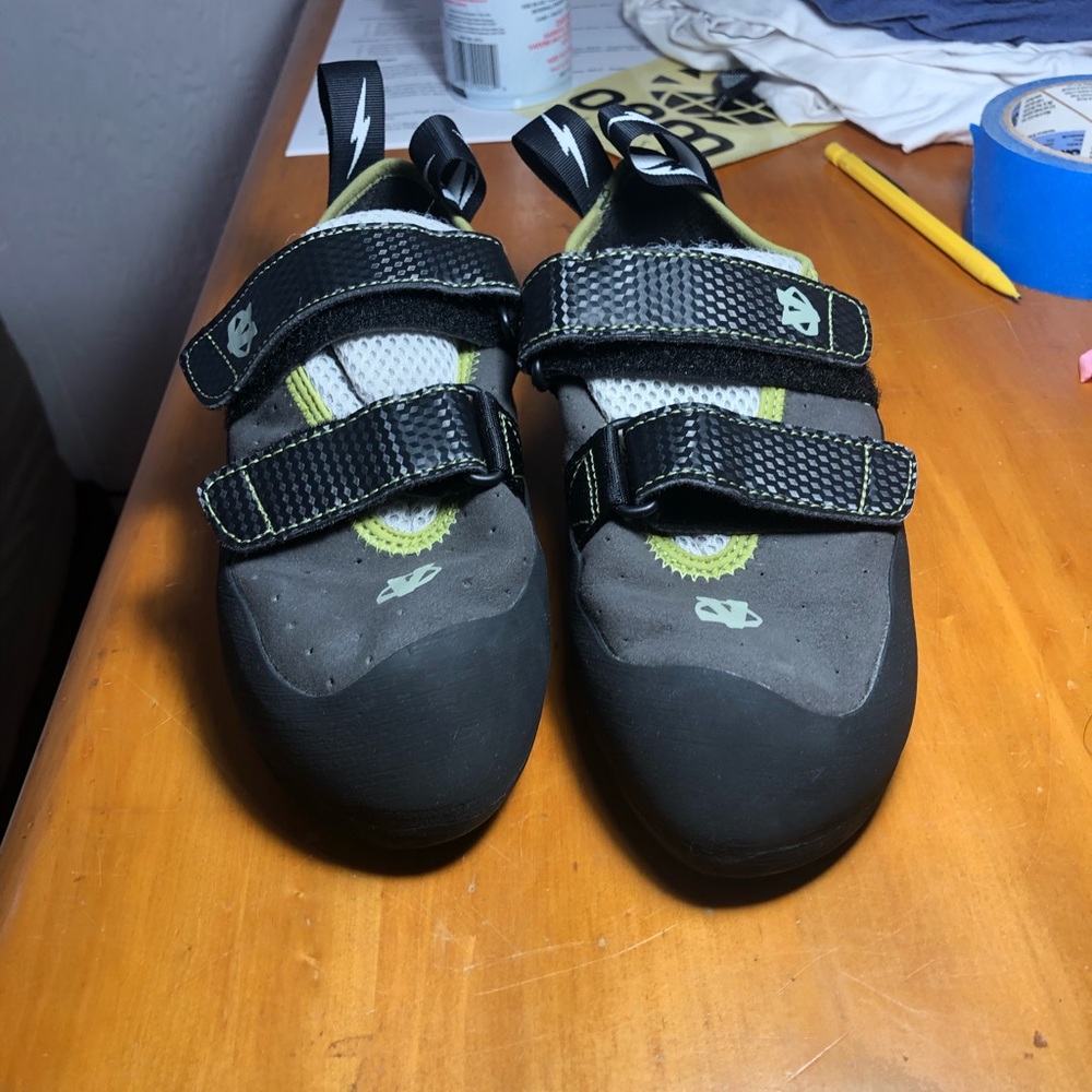 Evolve women’s climbing shoes